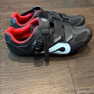 Peloton cycling shoes, brand new size 43